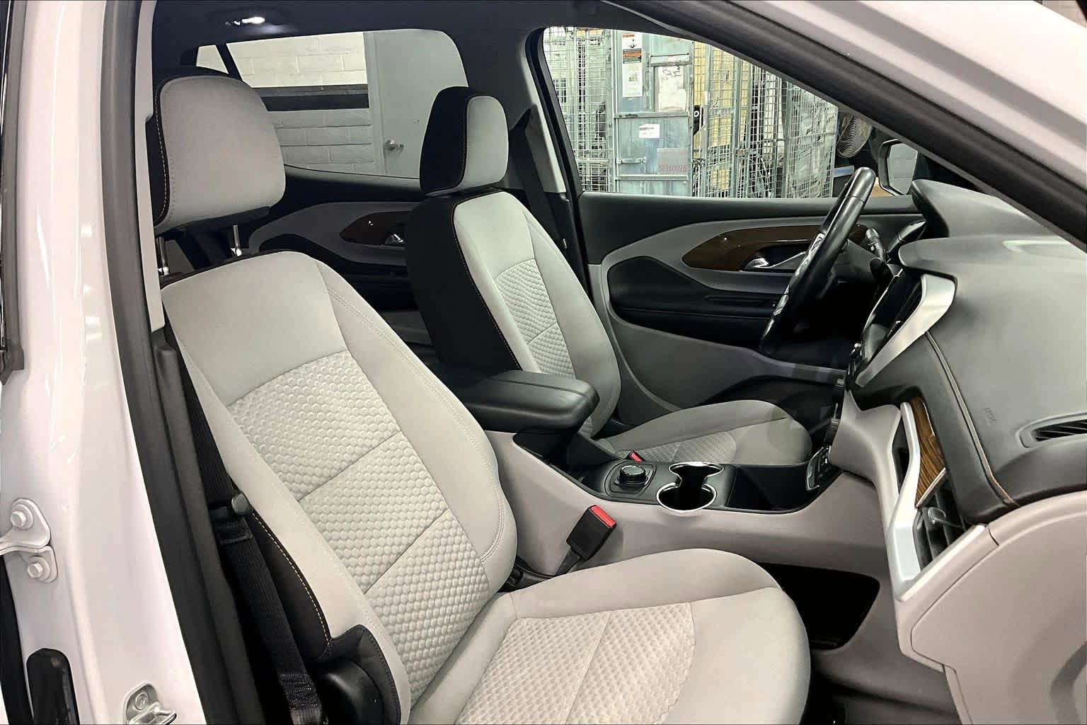 Used 2020 GMC Terrain SLE FWD image 8