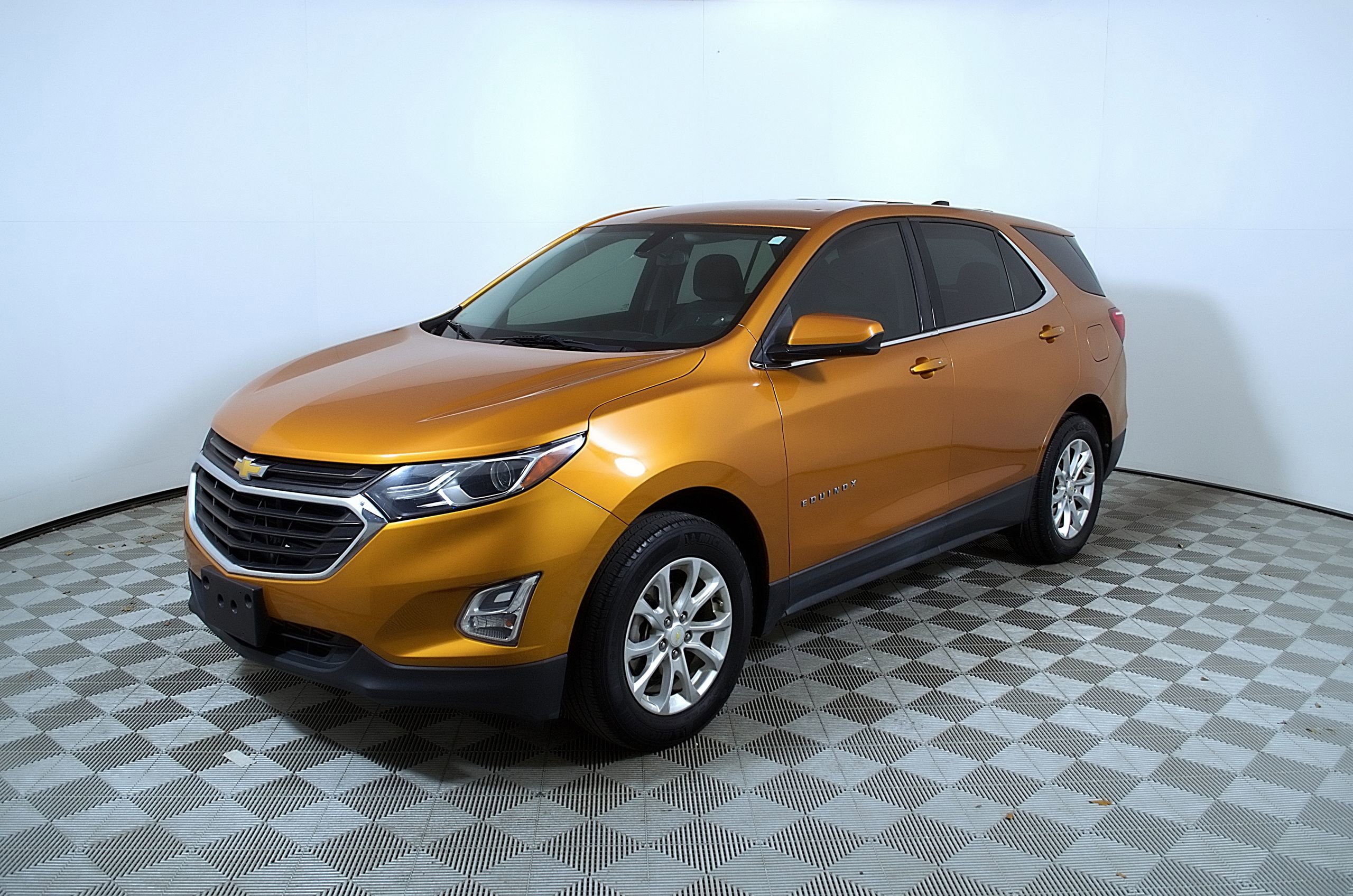 Used 2018 Chevrolet Equinox LT FWD image 3