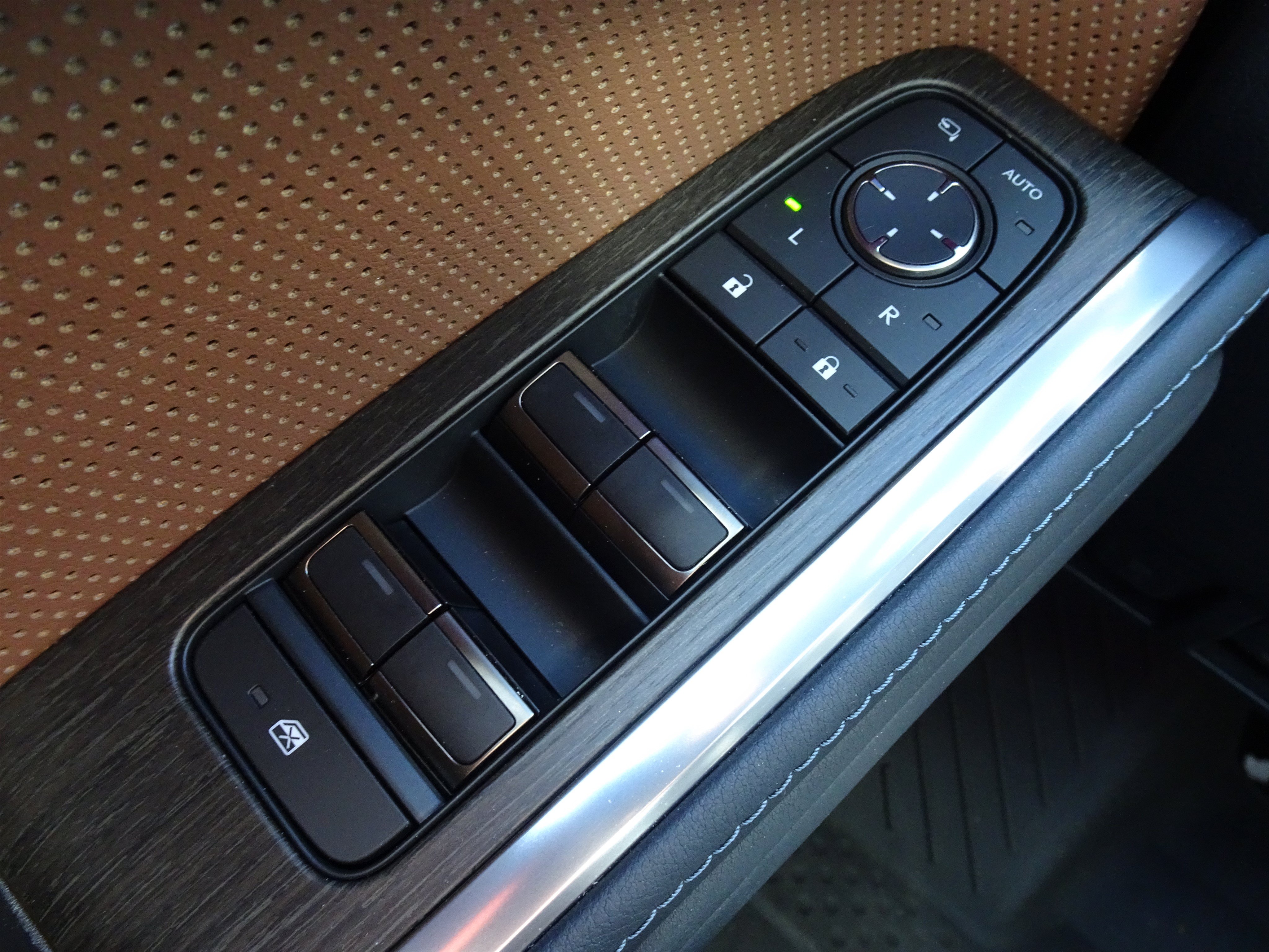 Used 2024 Lexus GX 550 w/ Accessory Package (2T) AWD/4WD image 27