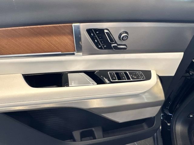 New 2026 Cadillac Vistiq Luxury AWD/4WD image 17