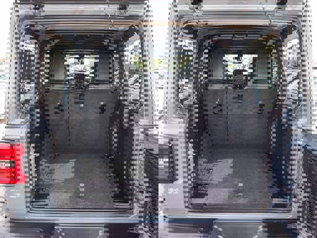 Certified 2025 Jeep Wrangler Unlimited Rubicon image 22