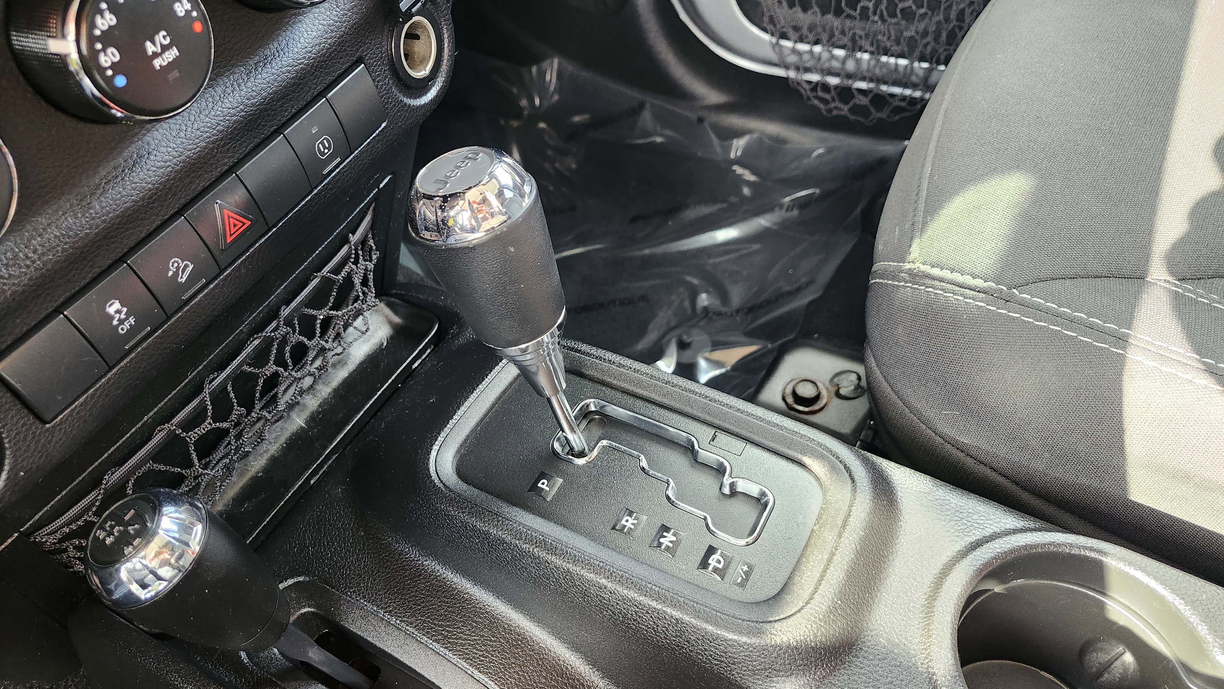 Used 2015 Jeep Wrangler Unlimited Sahara w/ Dual Top Group image 31