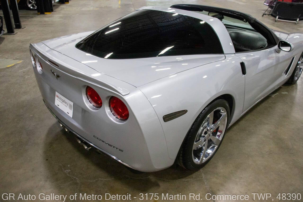 Used 2009 Chevrolet Corvette Coupe w/ Preferred Equipment Group RWD image 16