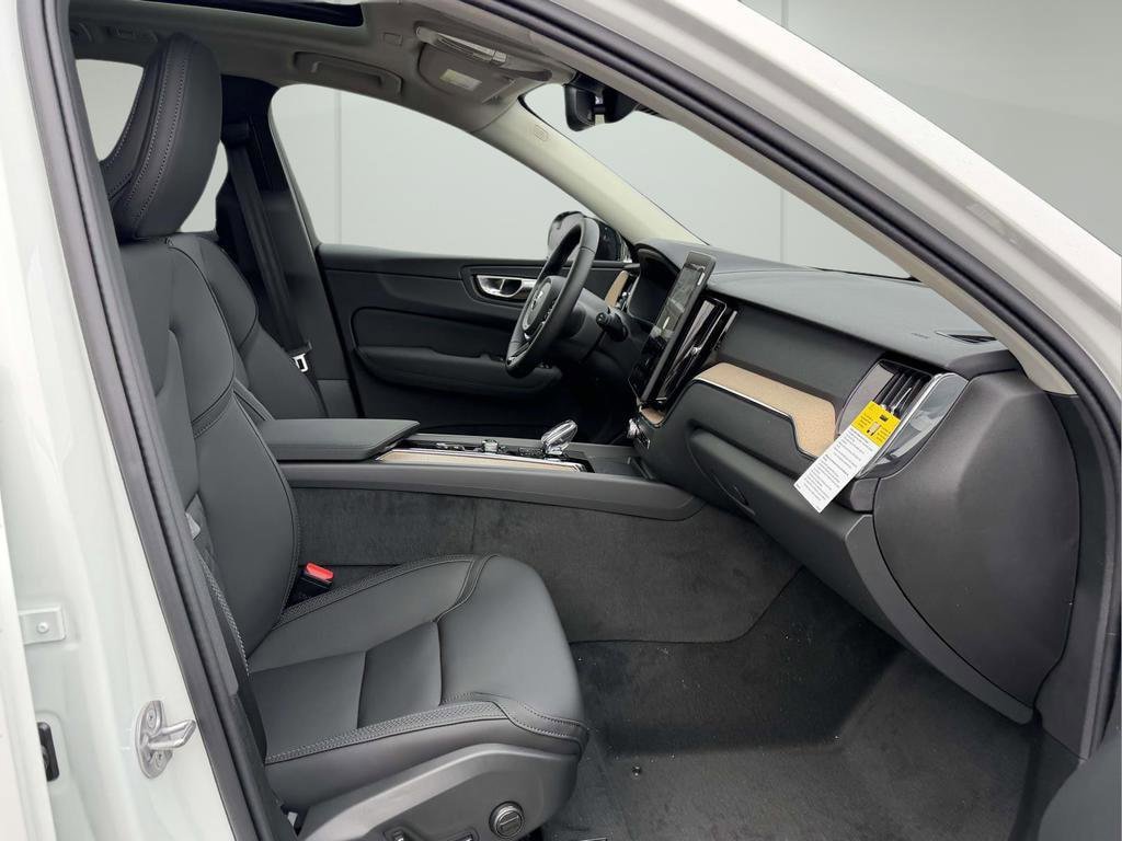 New 2026 Volvo XC60 T8 Plus w/ Protection Package Premier AWD/4WD image 11