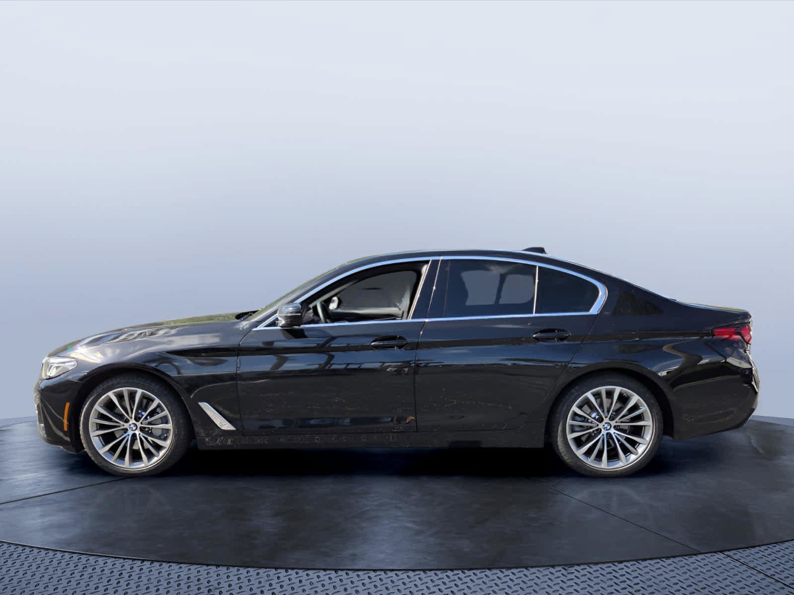 Certified 2023 BMW 530i xDrive w/ Premium Package AWD/4WD image 3