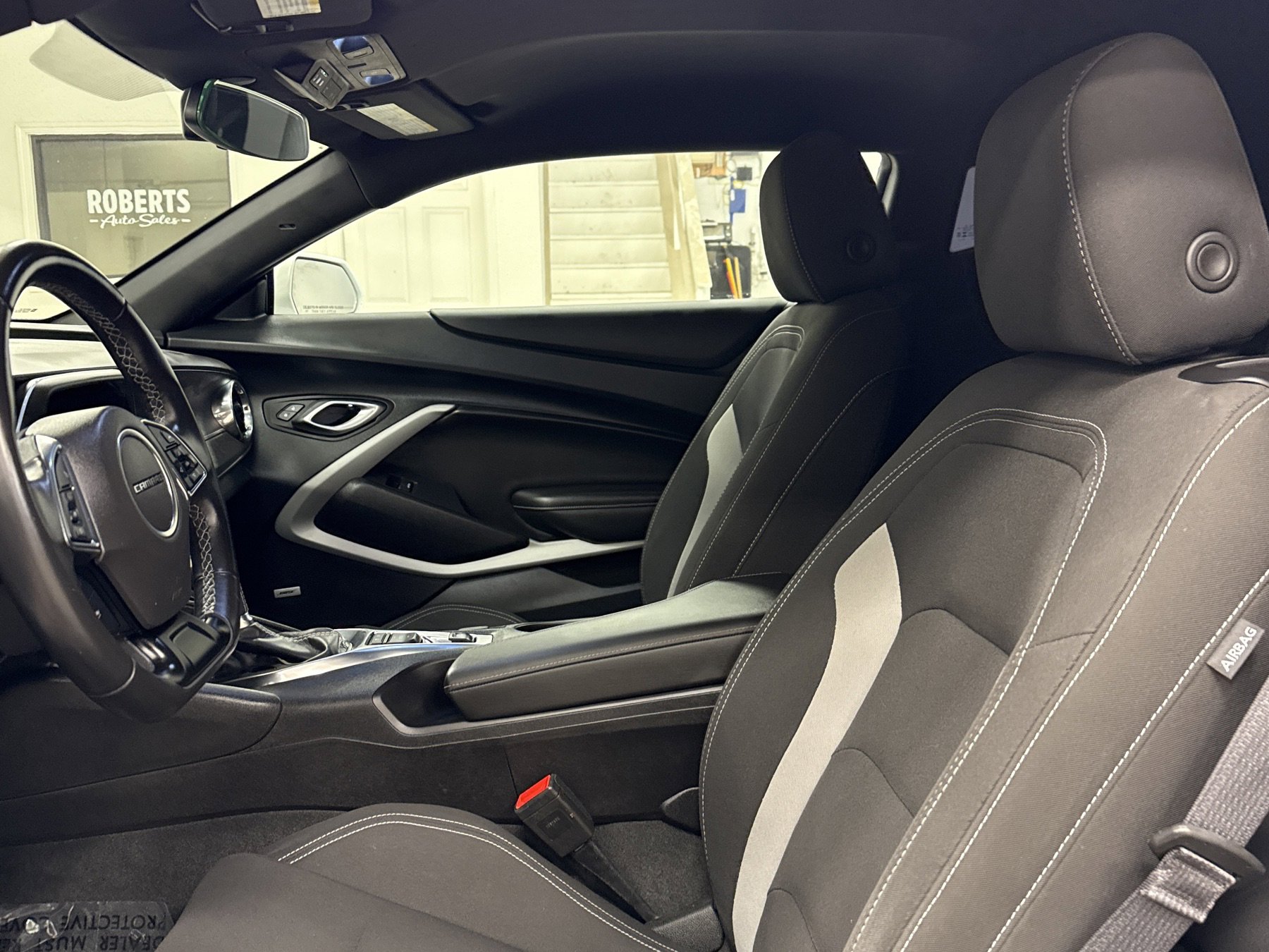 Used 2024 Chevrolet Camaro LT w/ Technology Package image 5