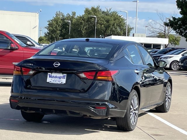 Used 2025 Nissan Altima 2.5 SV FWD image 4