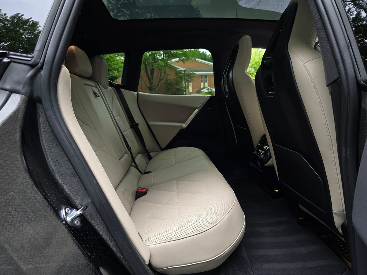 Used 2024 BMW iX xDrive50 w/ Sport Package AWD/4WD image 19