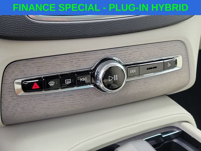 Used 2024 Volvo XC90 T8 Plus w/ Protection Package Premier AWD/4WD image 27