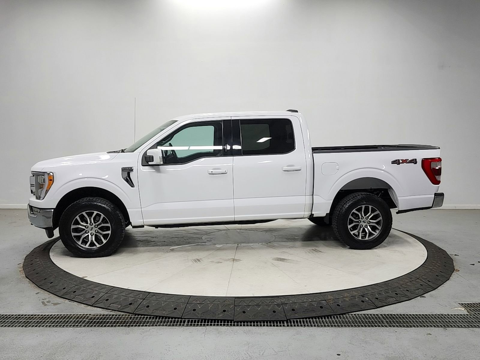 Used 2021 Ford F150 Lariat w/ Equipment Group 501A Mid AWD/4WD image 4