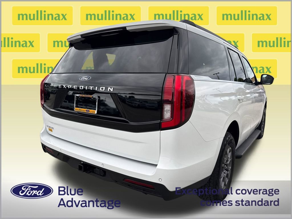 Used 2025 Ford Expedition Active RWD image 4
