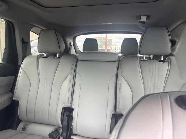 Used 2024 Acura MDX w/ Advance Package AWD/4WD image 4