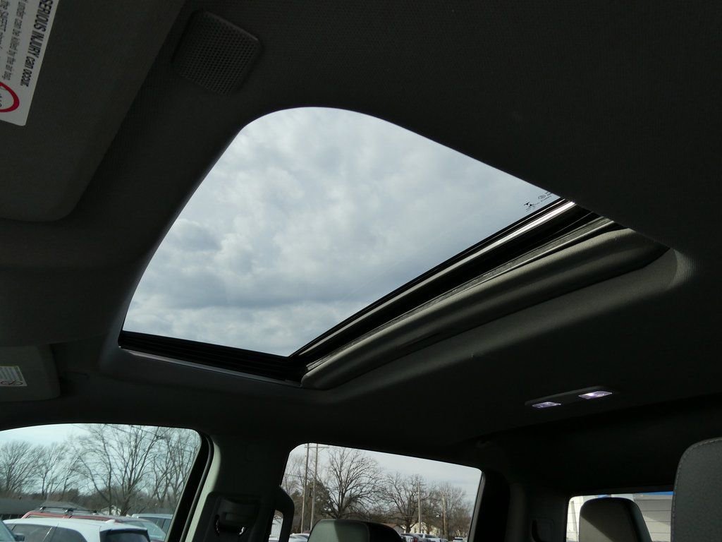 Used 2023 GMC Sierra 3500 Denali w/ Denali Ultimate Package image 16