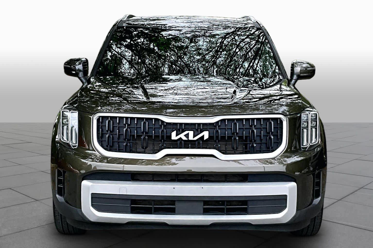 Used 2024 Kia Telluride EX AWD/4WD image 4