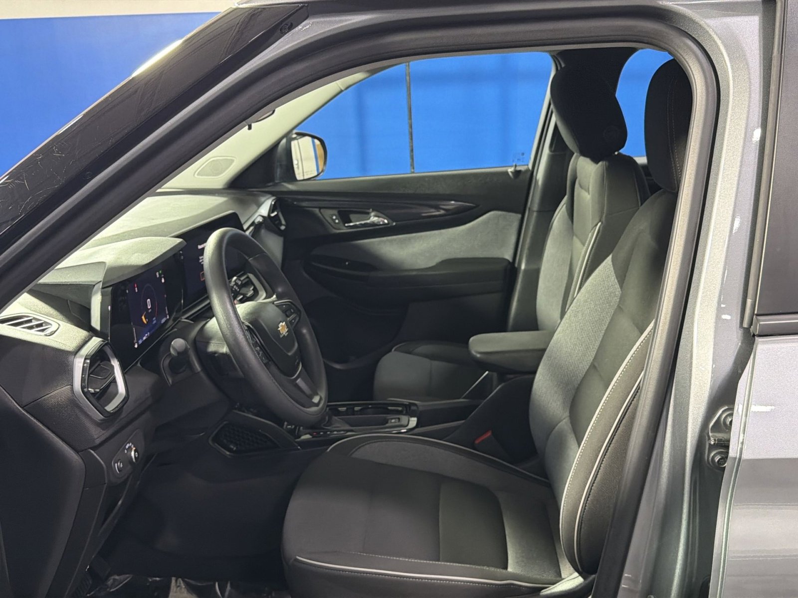 Used 2024 Chevrolet TrailBlazer LS image 15