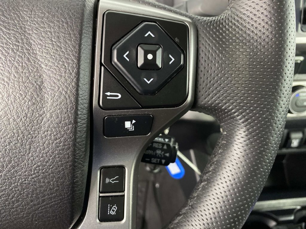 Used 2021 Toyota Tacoma SR5 AWD/4WD image 16