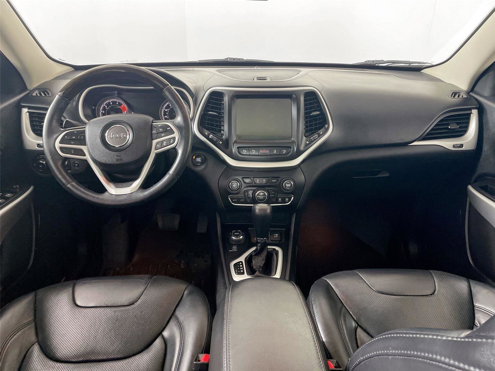 Used 2017 Jeep Cherokee Overland w/ Technology Group image 31