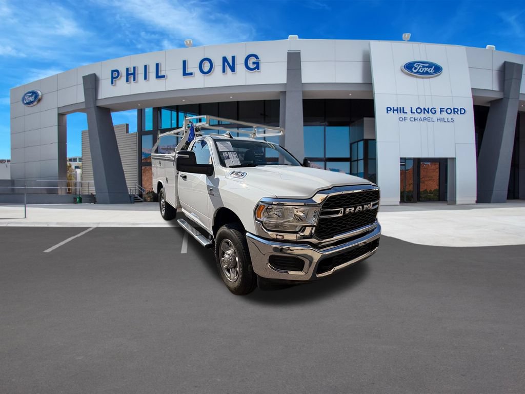 Used 2024 RAM 3500 Tradesman w/ Chrome Appearance Group AWD/4WD image 7
