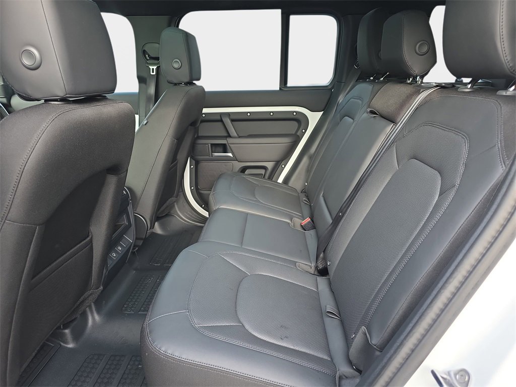 Used 2025 Land Rover Defender 110 S image 13