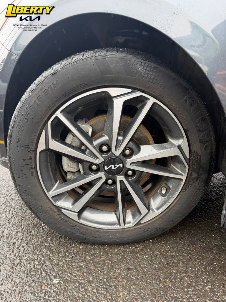 Used 2023 Kia Forte LXS image 15