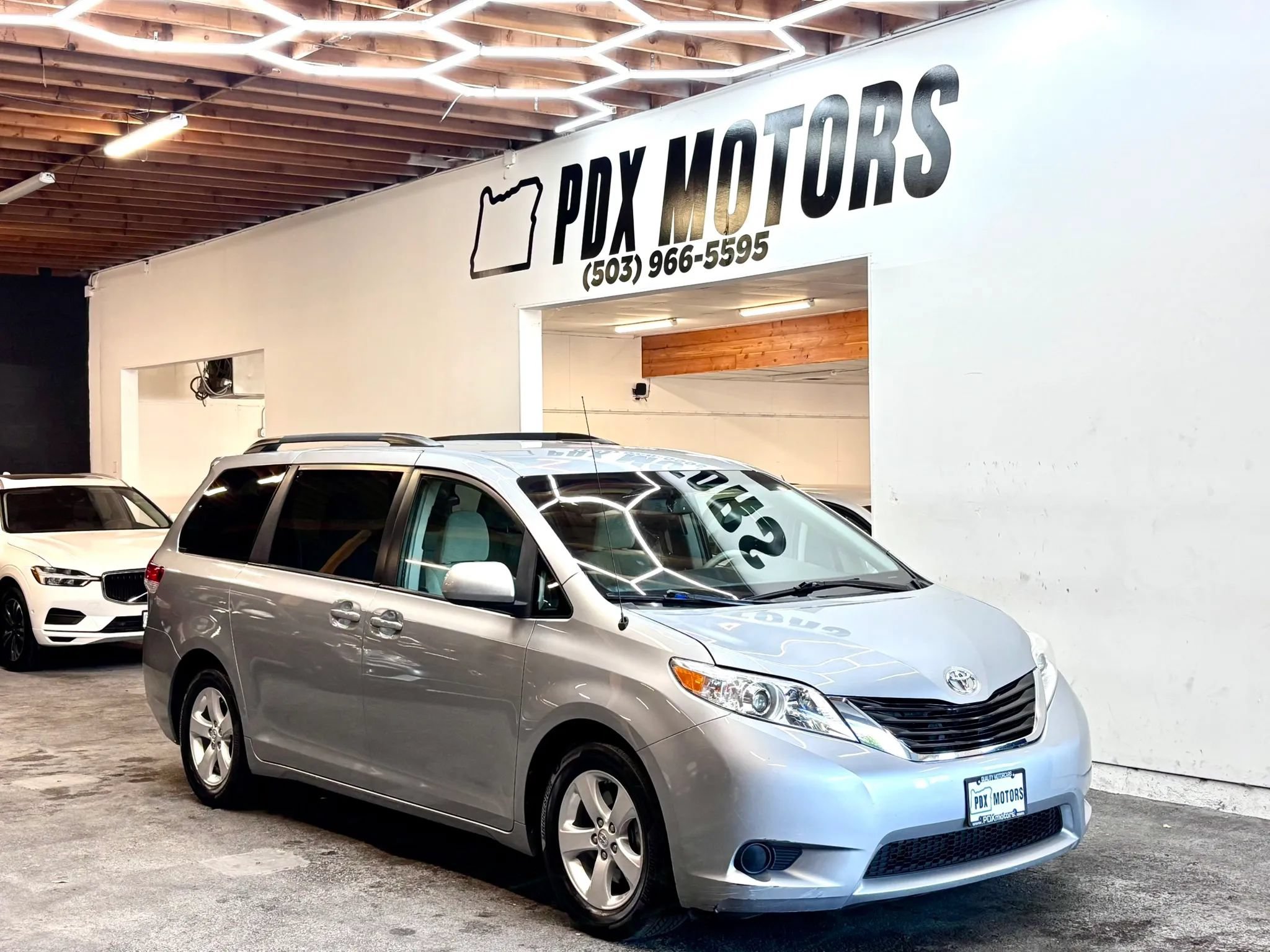 Used 2014 Toyota Sienna LE