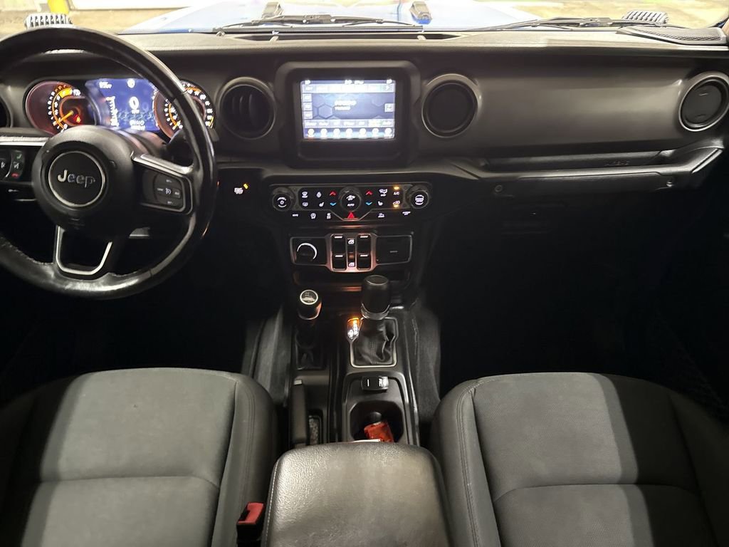 Used 2021 Jeep Gladiator Willys image 10