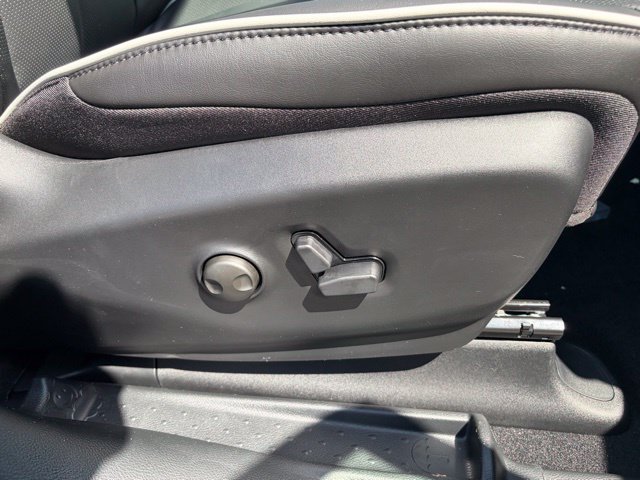New 2026 Chrysler Pacifica Limited FWD image 28