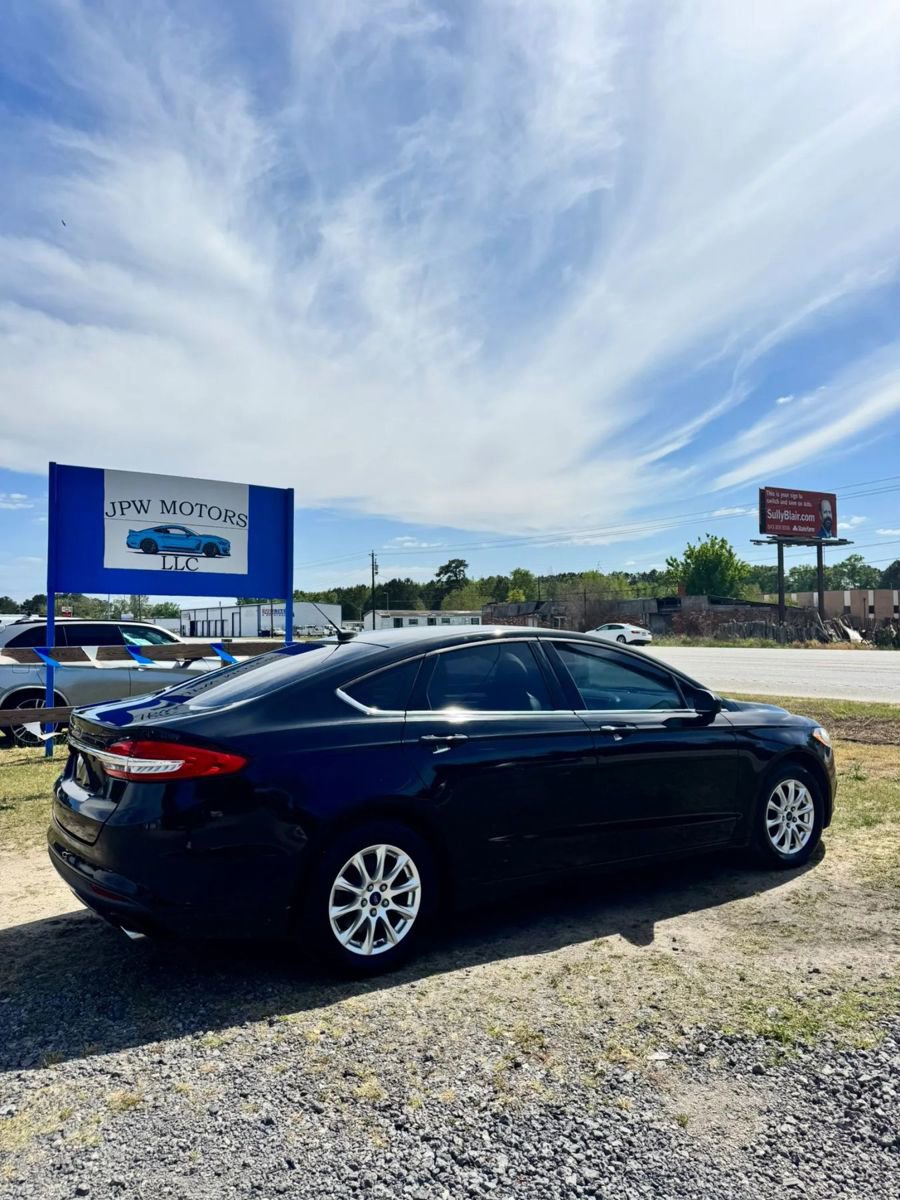 Used 2017 Ford Fusion S FWD image 10