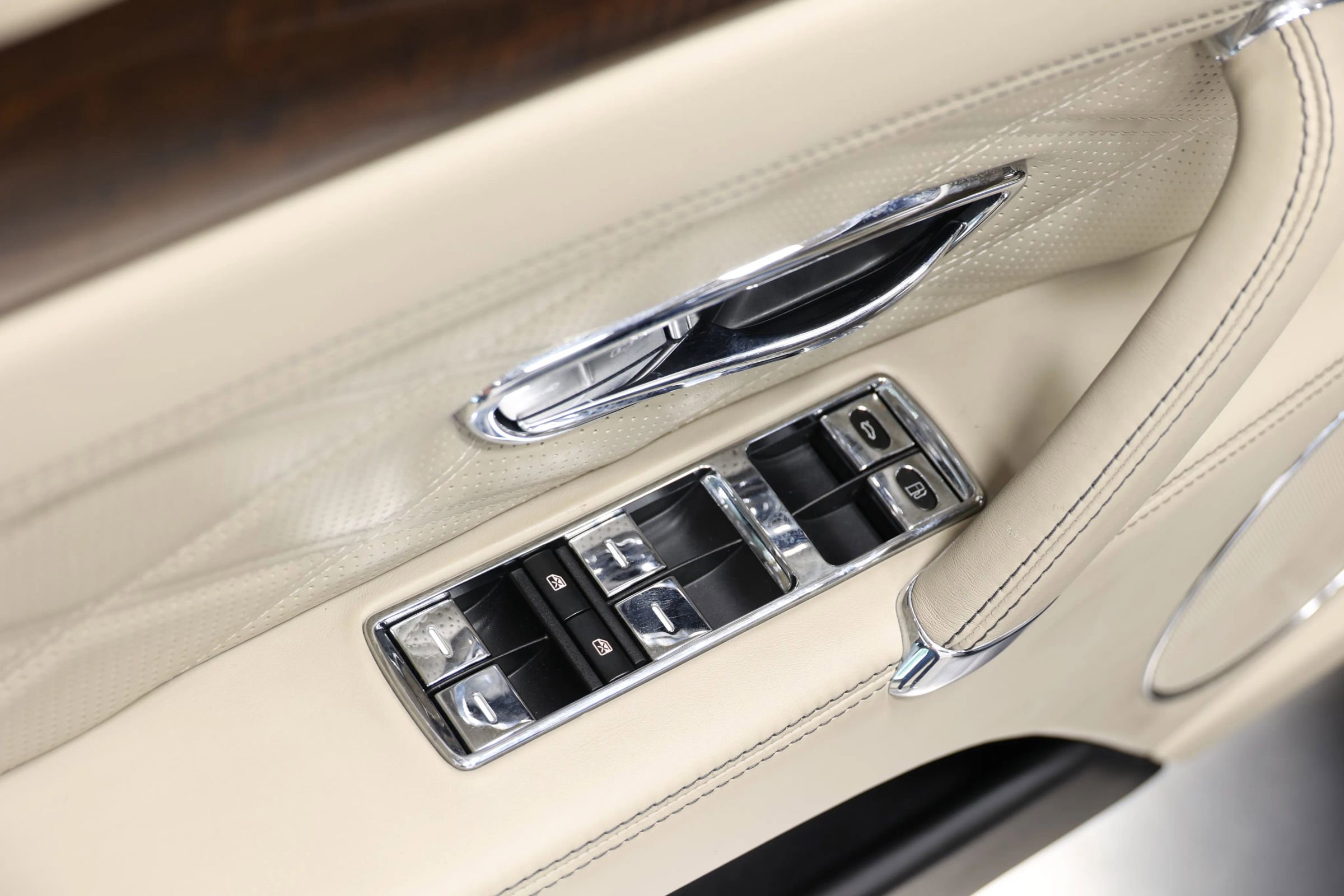 Used 2014 Bentley Flying Spur W12 AWD/4WD image 14