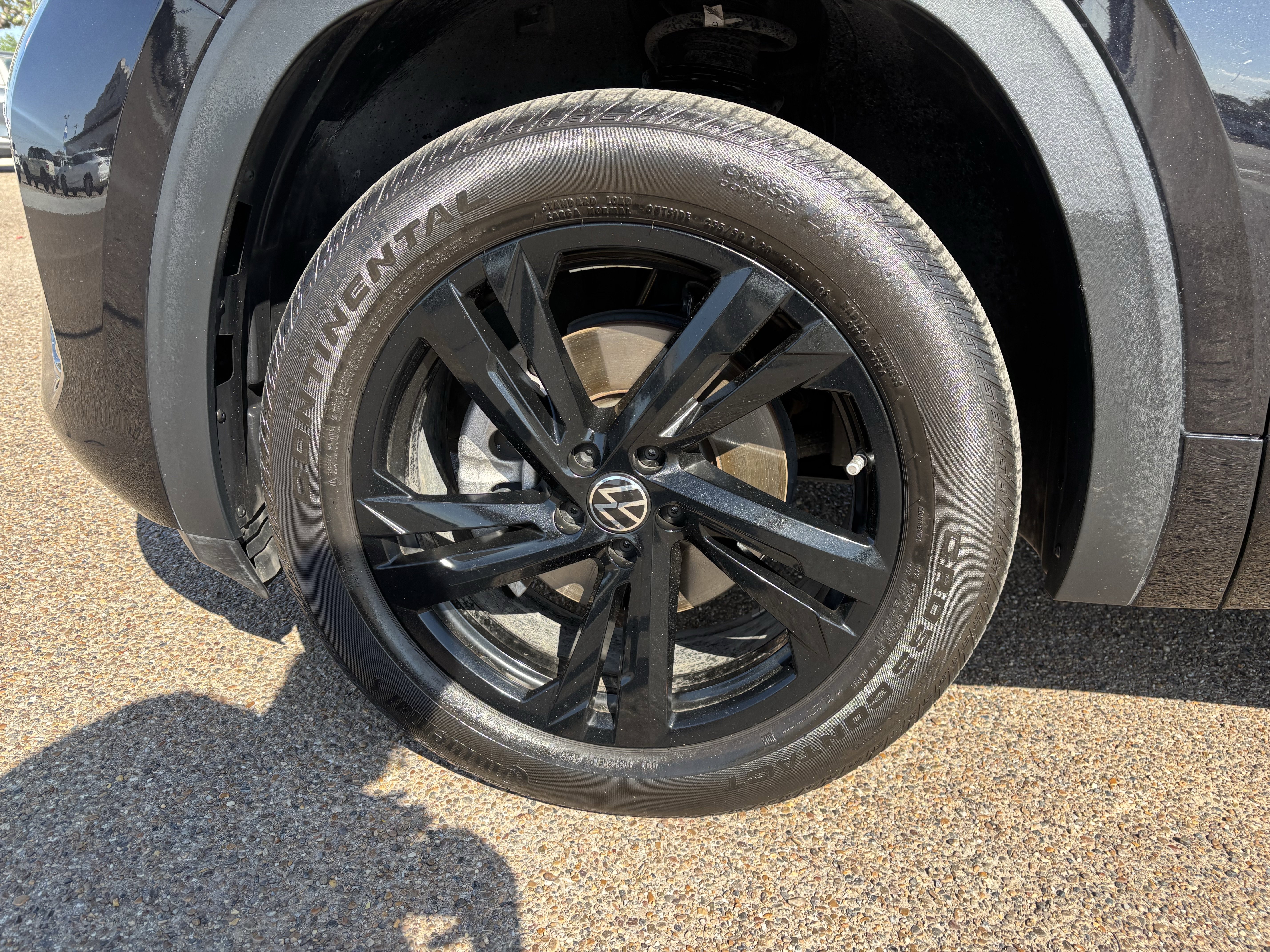 Used 2025 Volkswagen Atlas Cross Sport SEL R-Line image 8