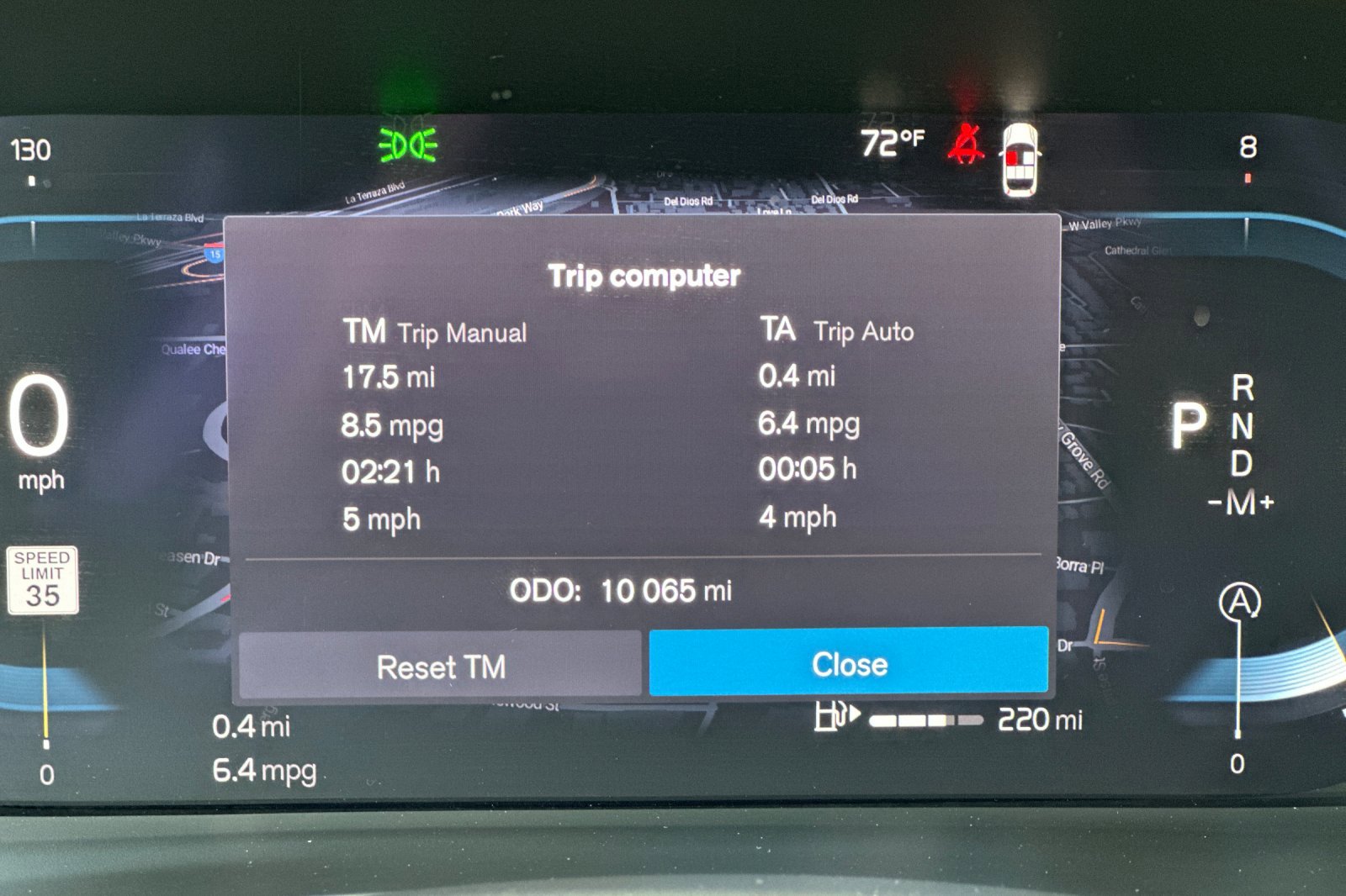 Certified 2025 Volvo XC40 B5 Plus image 32