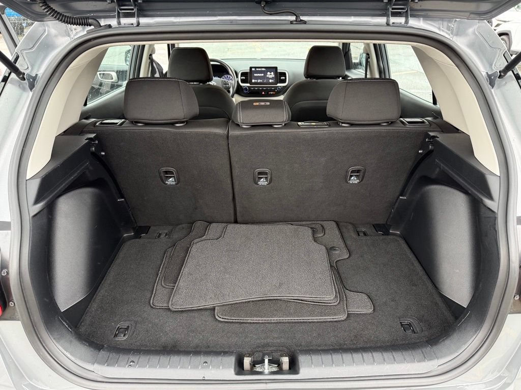 Used 2022 Hyundai Venue SEL w/ Cargo Package FWD image 34