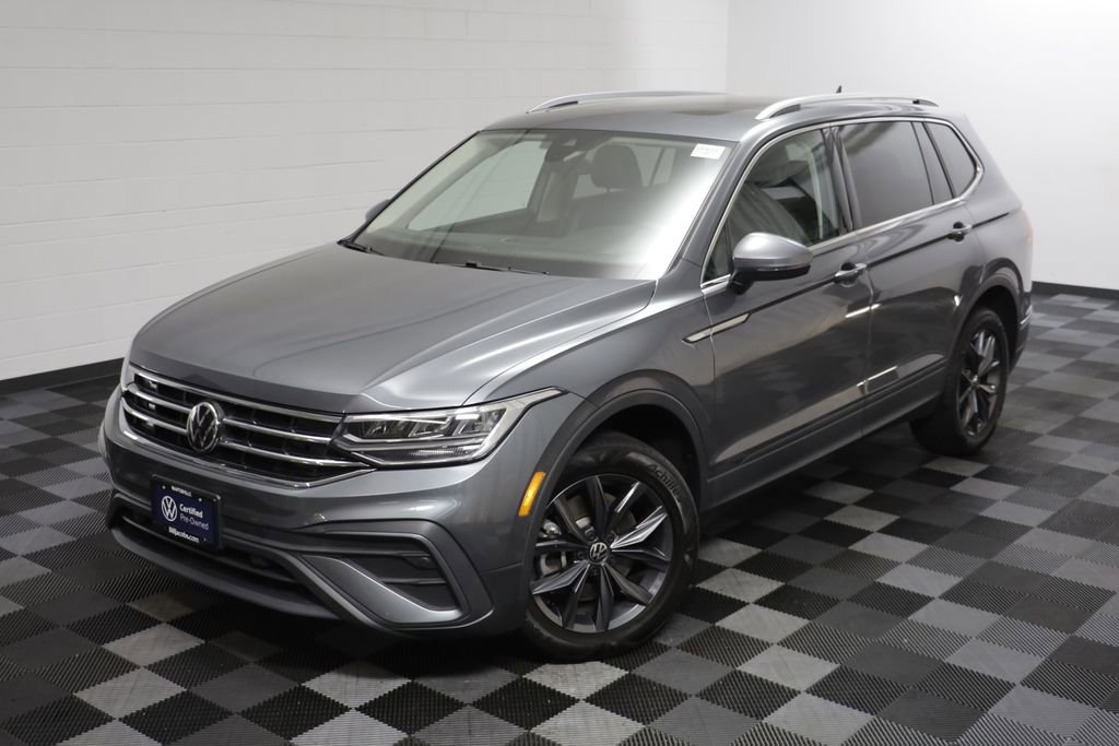 Certified 2023 Volkswagen Tiguan SE AWD/4WD image 2