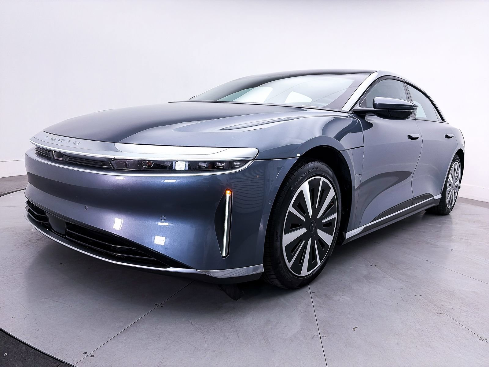 Used 2024 Lucid Air Touring AWD/4WD image 14