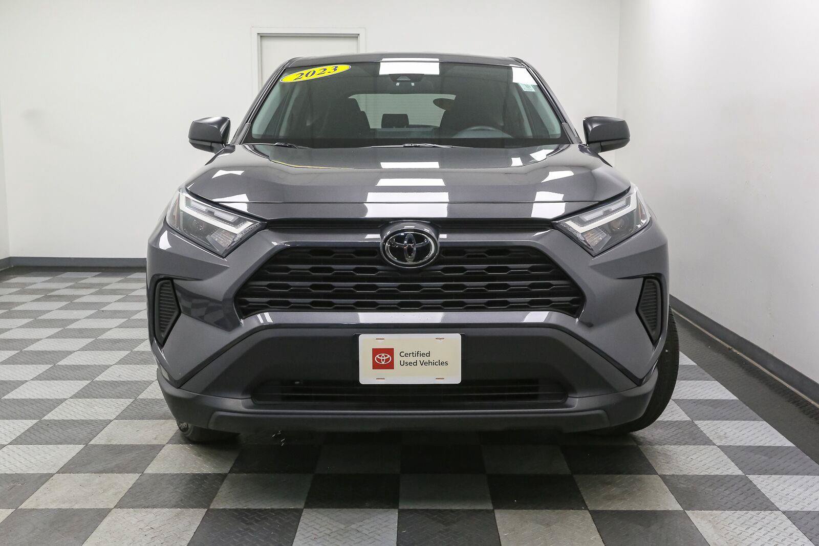 Certified 2023 Toyota RAV4 LE AWD/4WD image 4