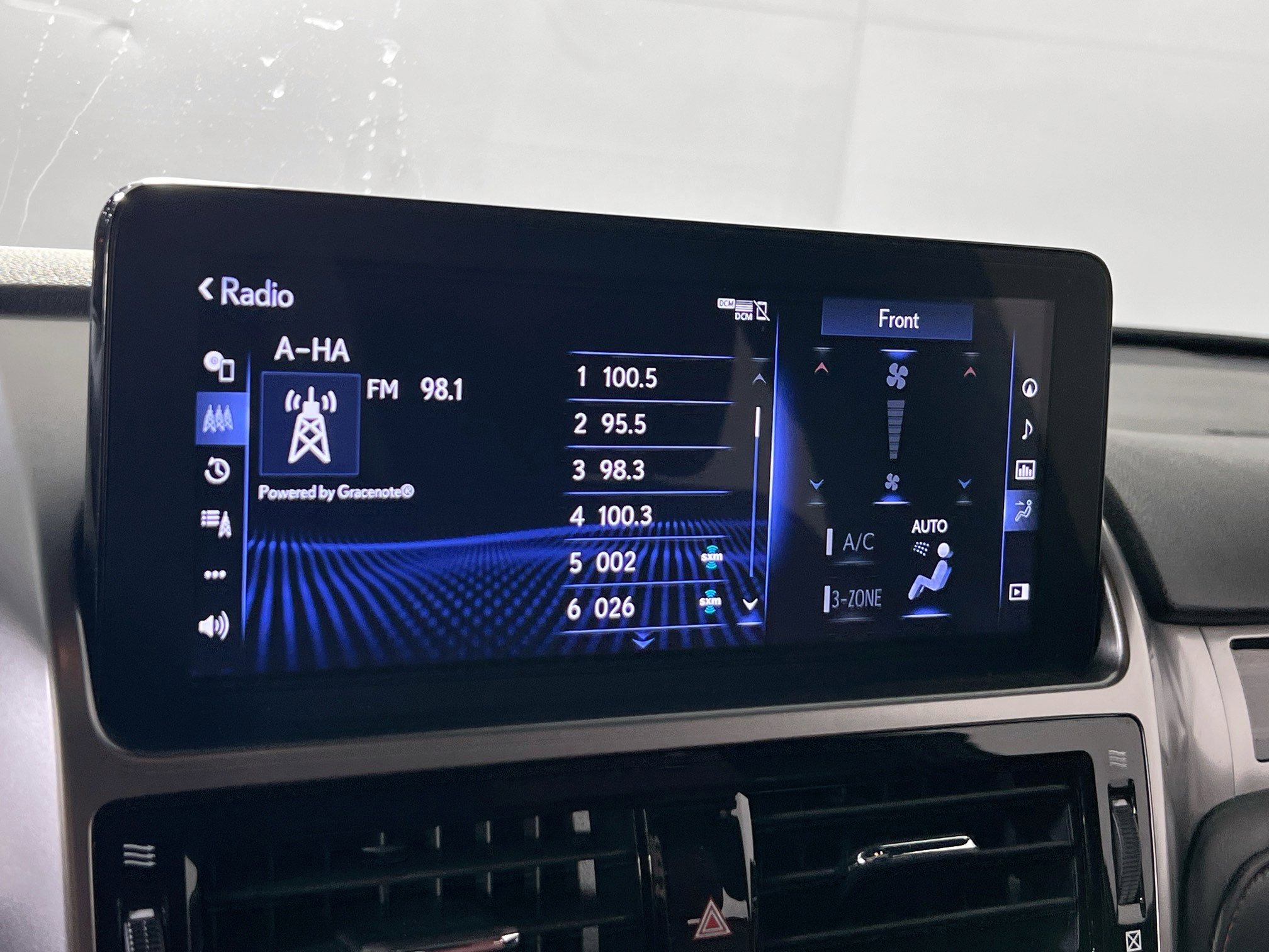 Used 2023 Lexus GX 460 Premium w/ Premium Package image 14