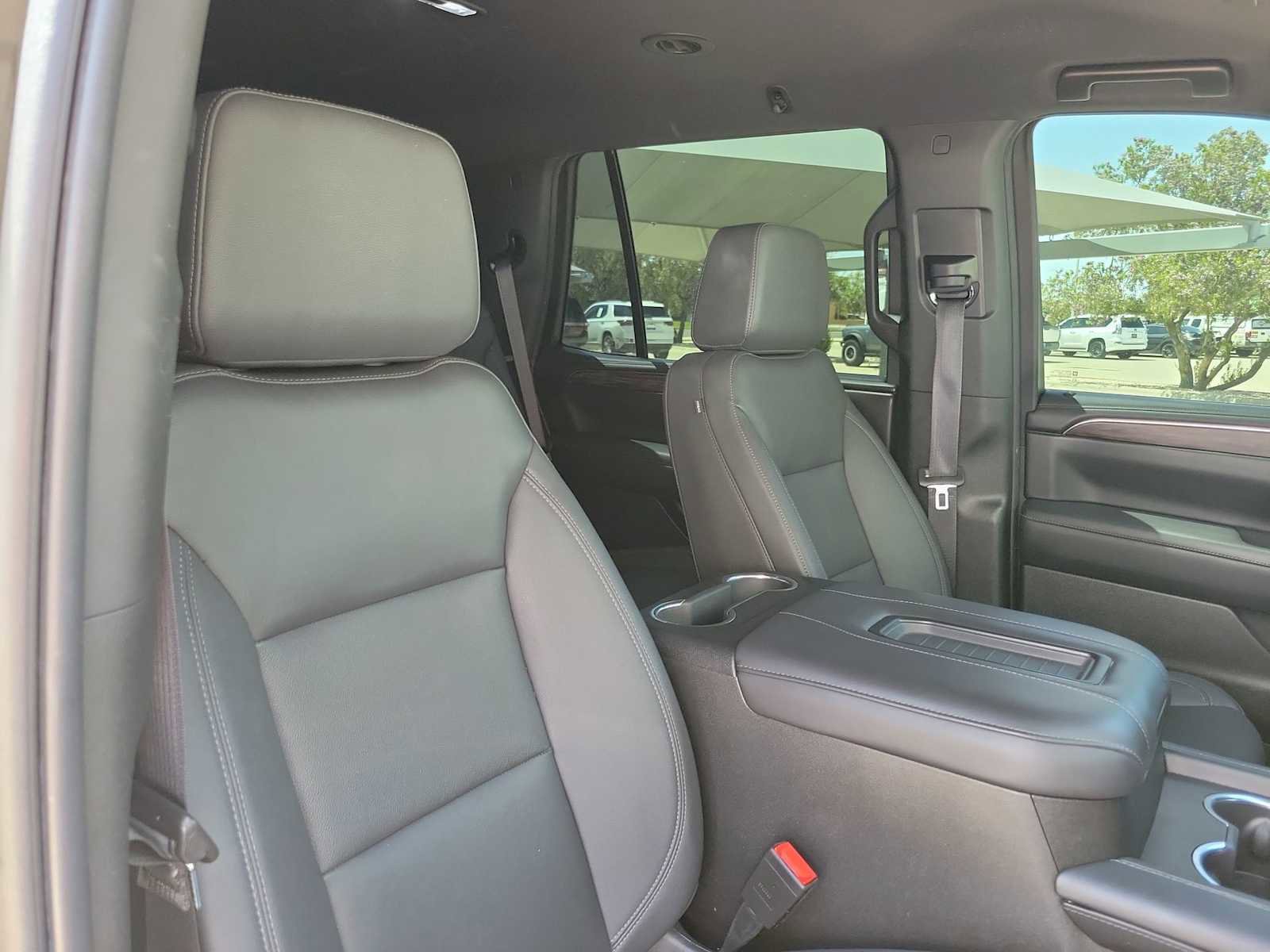 Used 2023 Chevrolet Tahoe LT w/ Luxury Package RWD image 18