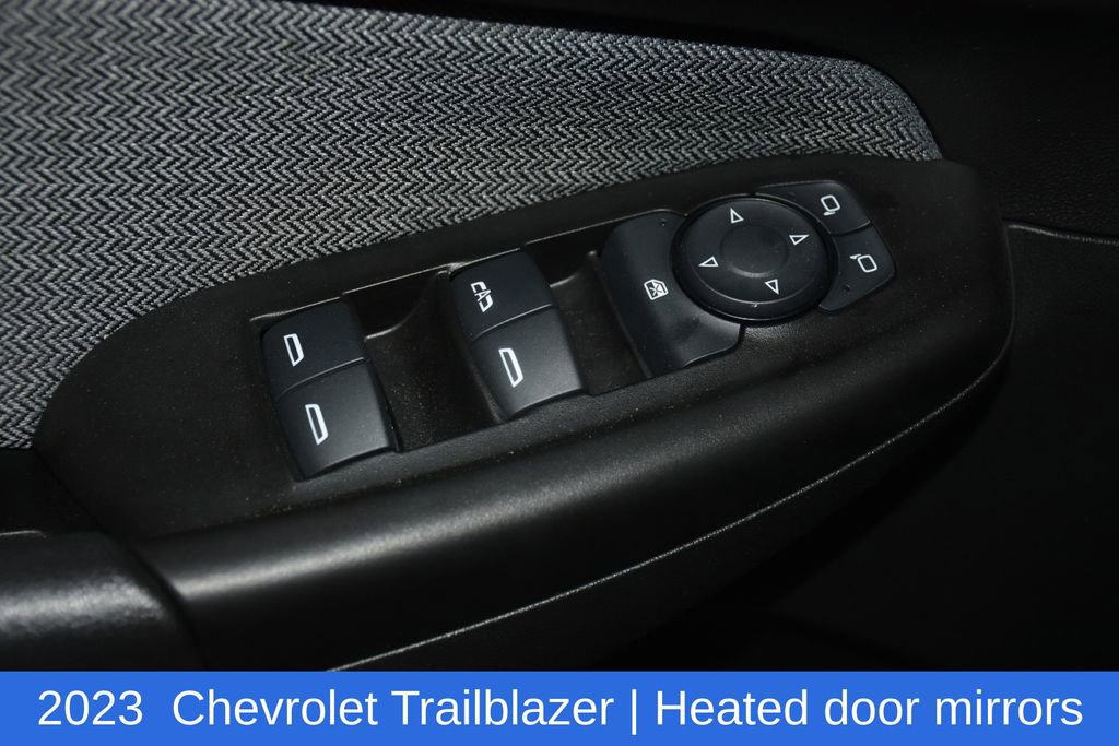Used 2023 Chevrolet TrailBlazer LT FWD image 23