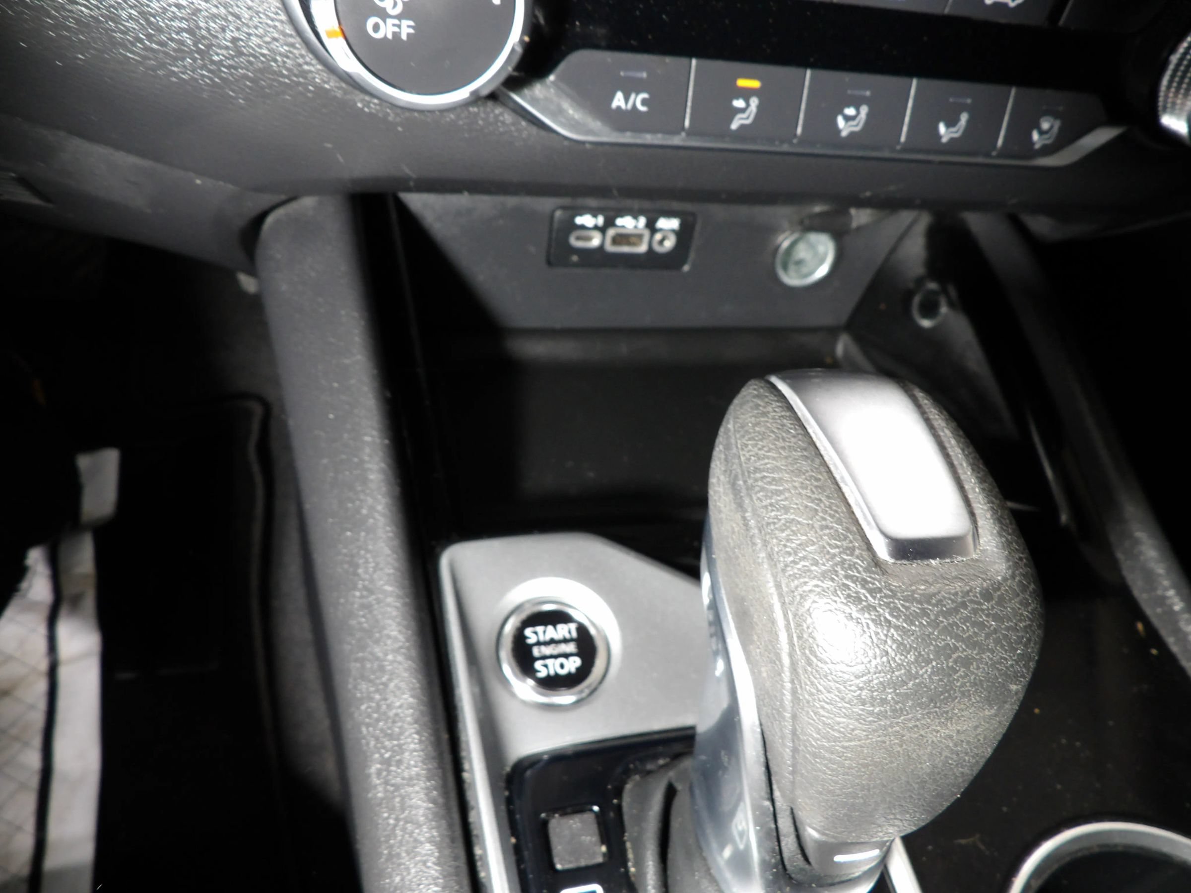 Used 2024 Nissan Altima 2.5 SV FWD image 16