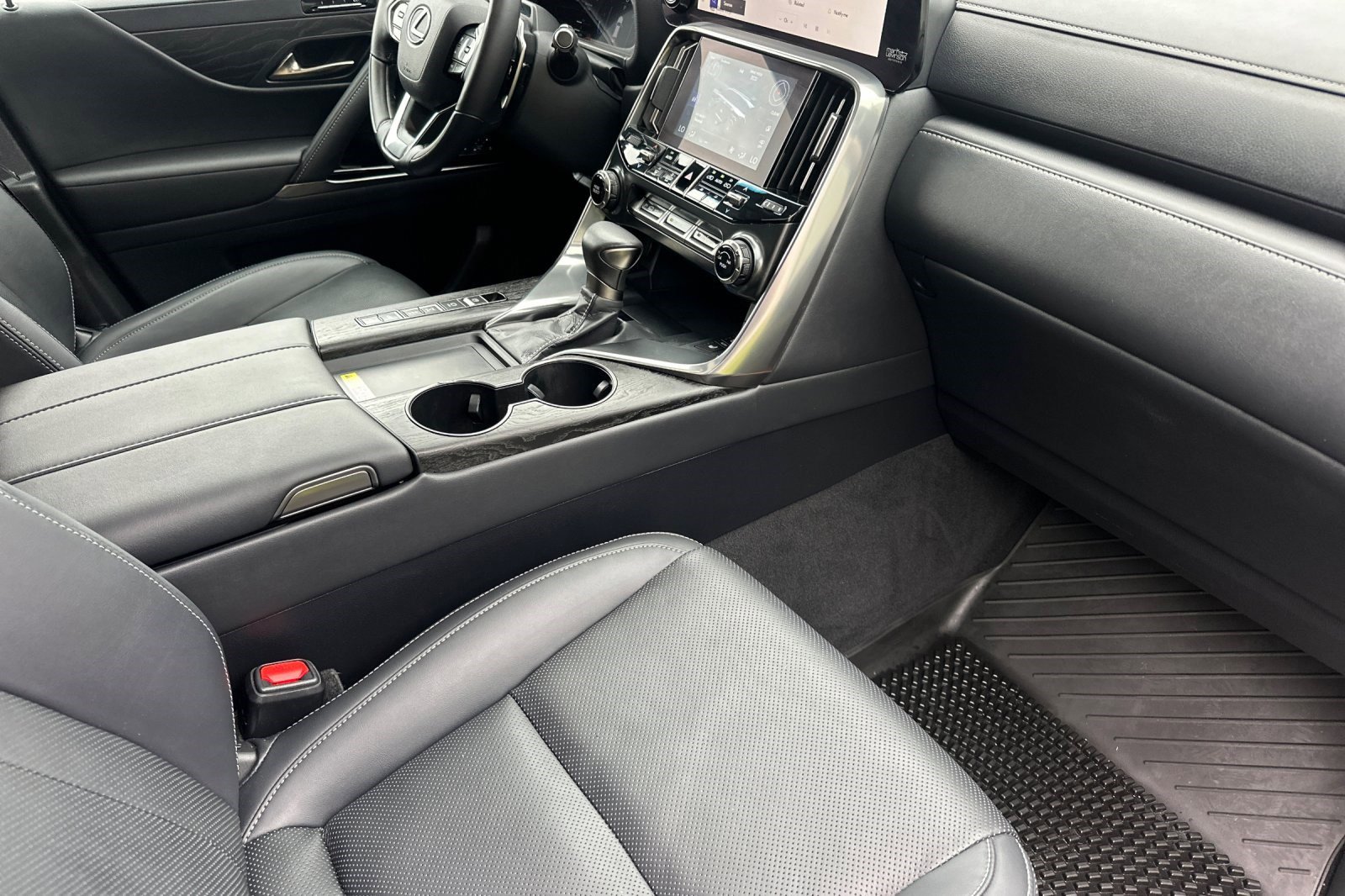 Certified 2025 Lexus LX 600 4WD w/ Appearance Package image 20