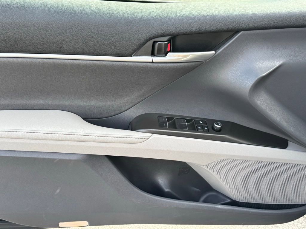 Used 2023 Toyota Camry XSE image 25