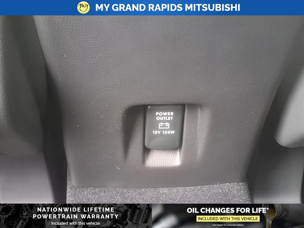 New 2025 Mitsubishi Eclipse Cross LE image 13