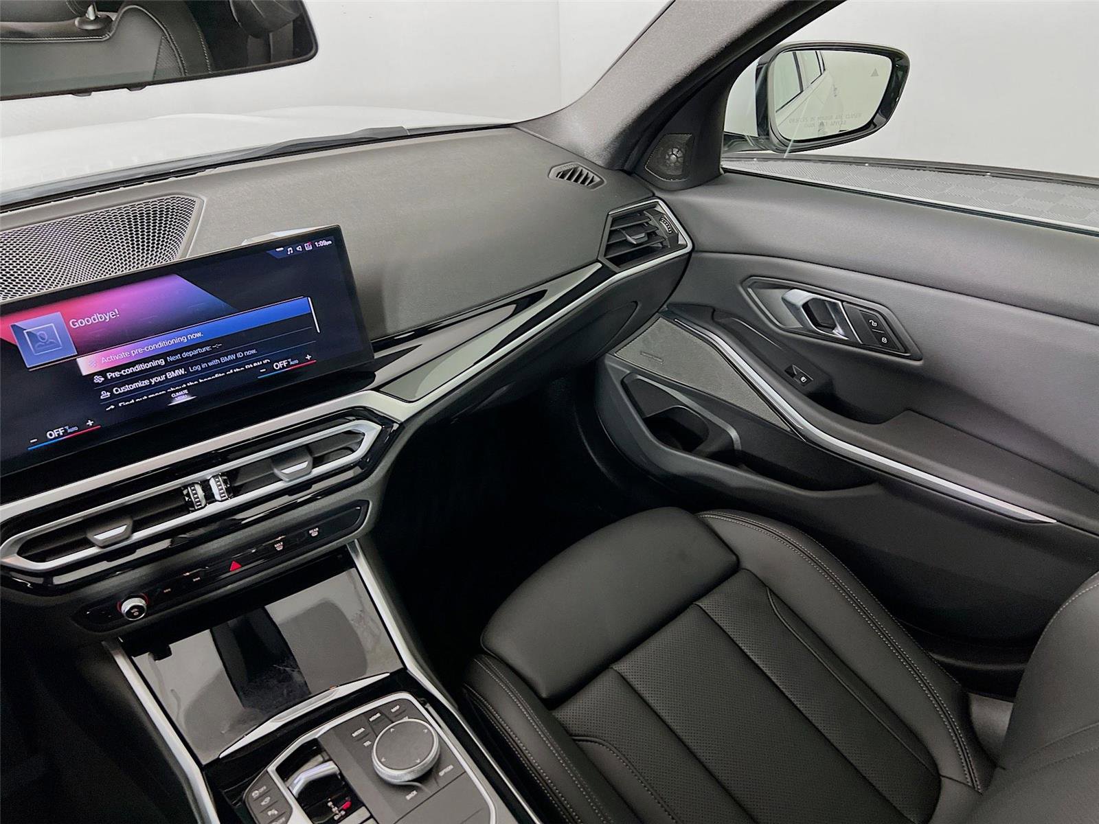 Used 2024 BMW 330i xDrive Sedan w/ Premium Package image 23