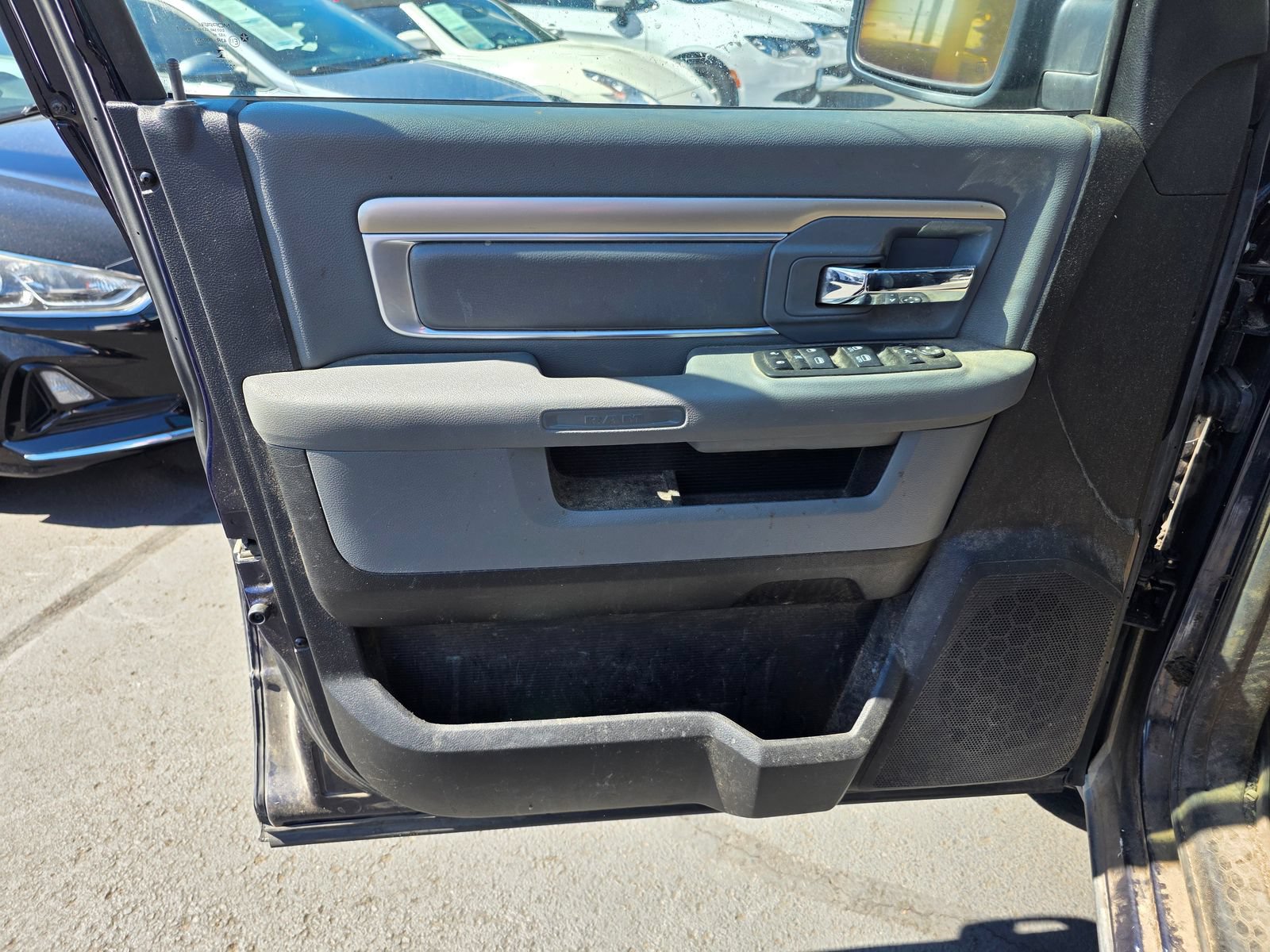 Used 2013 RAM 1500 Classic SLT w/ Remote Start & Security Group AWD/4WD image 10