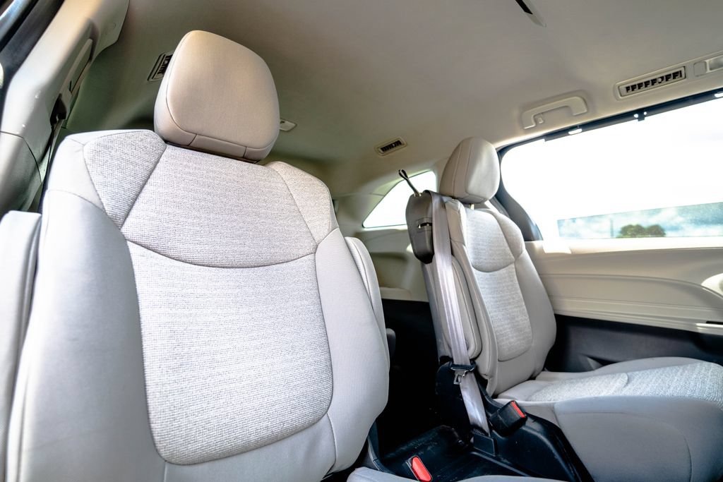Used 2024 Toyota Sienna LE w/ LE Plus Package AWD/4WD image 39