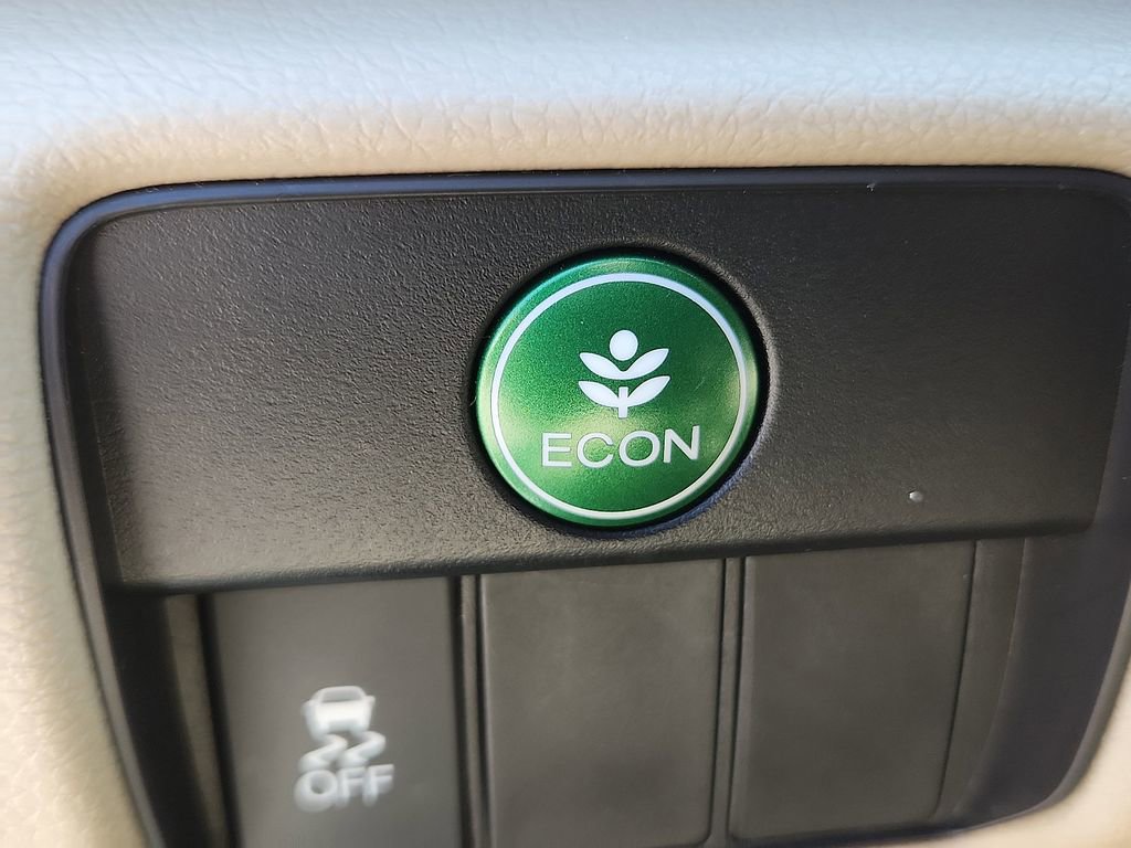 Used 2017 Honda Accord LX image 18