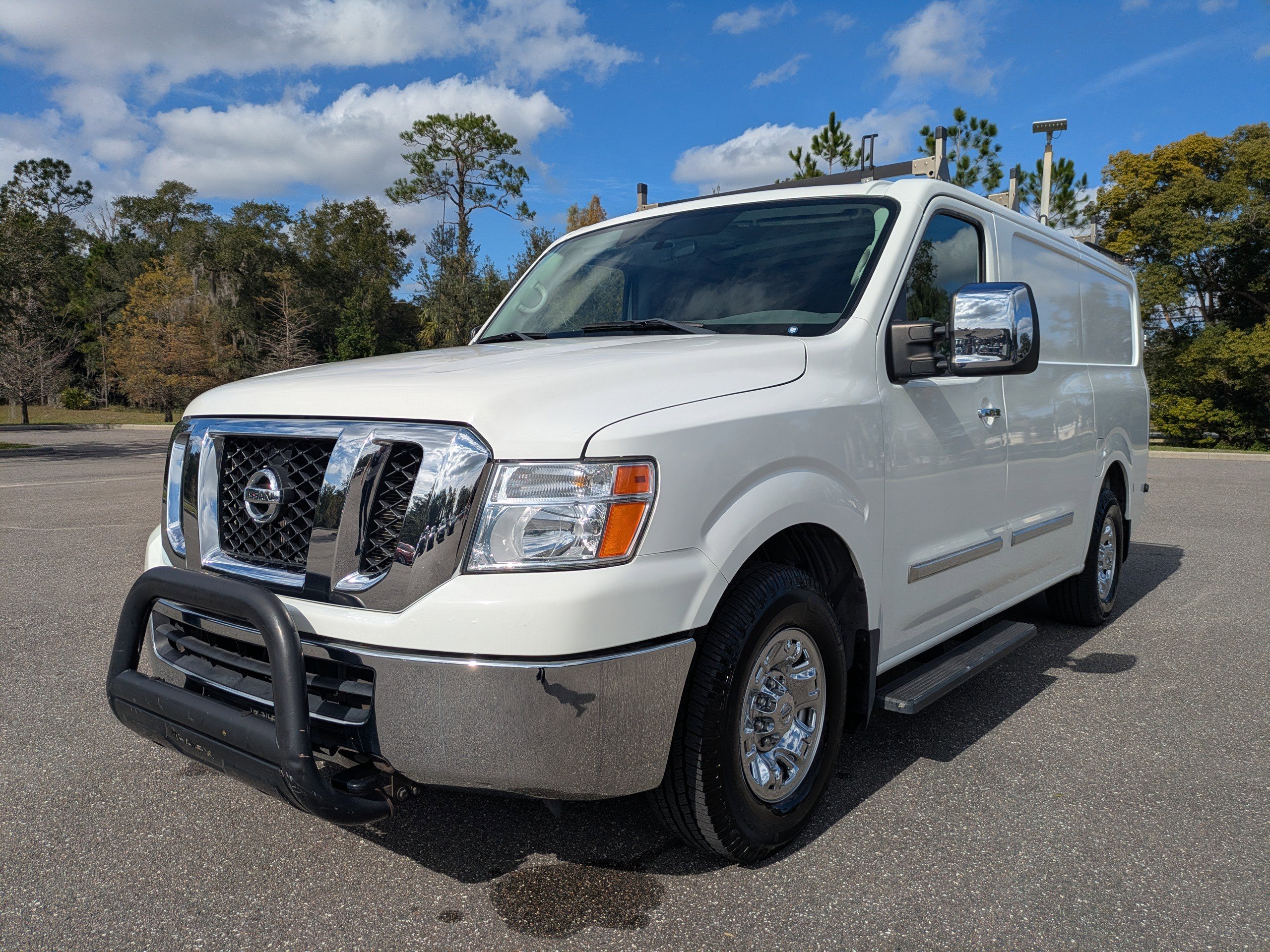 Used 2018 Nissan NV 3500 SL w/ Navigation Package image 8