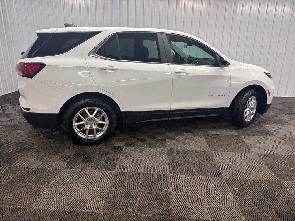 Used 2024 Chevrolet Equinox LT AWD/4WD image 7