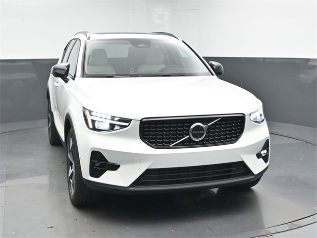 New 2026 Volvo XC40 B5 Plus w/ Protection Package Premier image 2