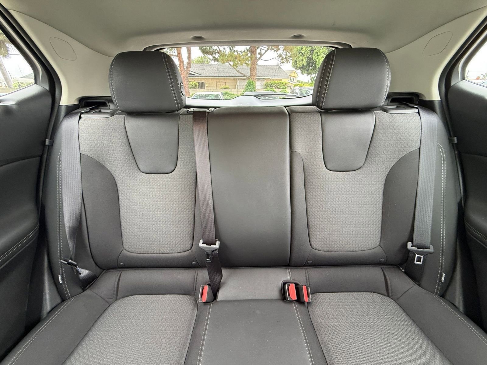 Used 2025 Buick Encore GX Preferred image 35